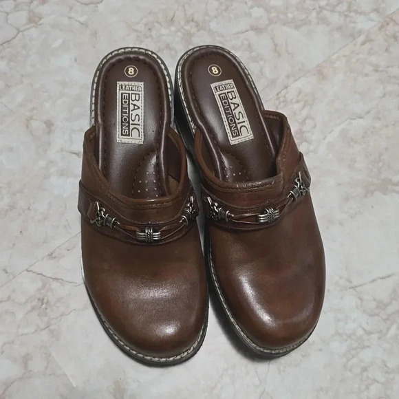 Basic Editions Shoes - Basic Editions Leather | Mules | Size 8 | Brown | Silver Hardware | Light wear